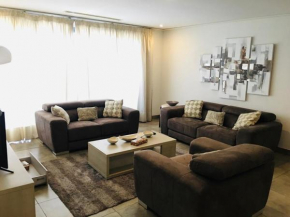 Lovely luxurious 2 Bedroom Apartment Available